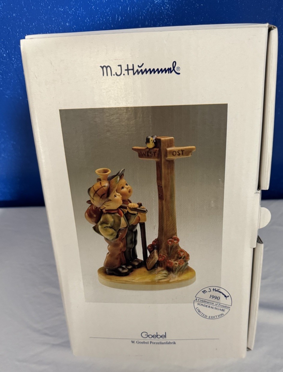1990 Goebel Hummel CROSSROADS #331 Figurine COA and Box