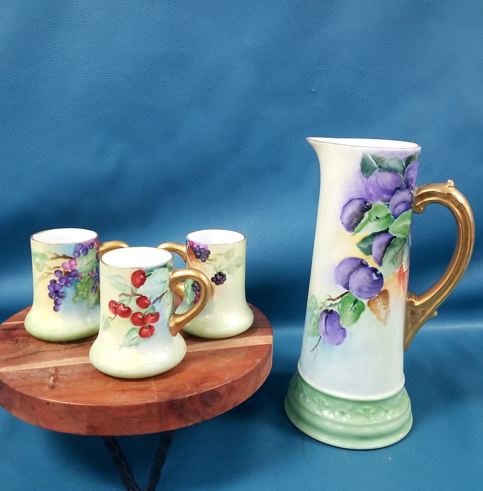 Limoges T&V France ANTQ Signed Ewer Pitcher & 3 Tankards Gold/Green Fruits