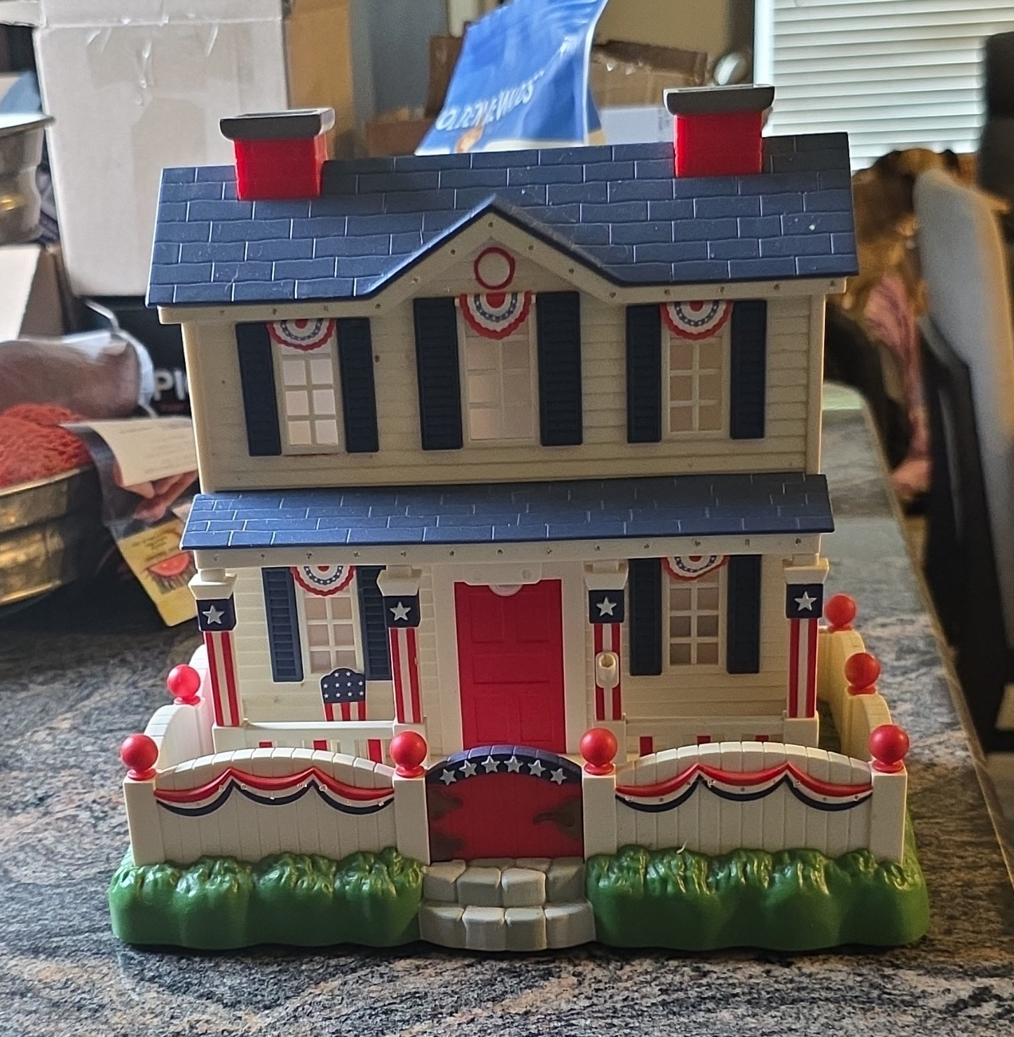 Avon Patriotic Illuminated Fiber Optic Colonial House w/ Fence, Stars Pattern