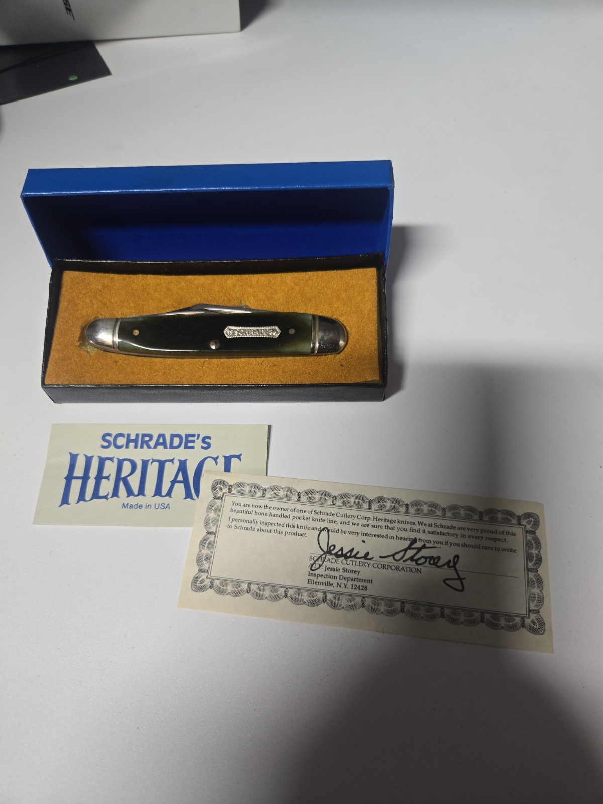 SCHRADE CUT. CO HERITAGE SERIES USA 1983 RED BONE #8041 LG 3-7/8” WHITTLER KNIFE SCHRADE CUT. CO HERITAGE SERIES USA 1983 RED BONE #8041 LG 3-7/8” WHITTLER KNIFE