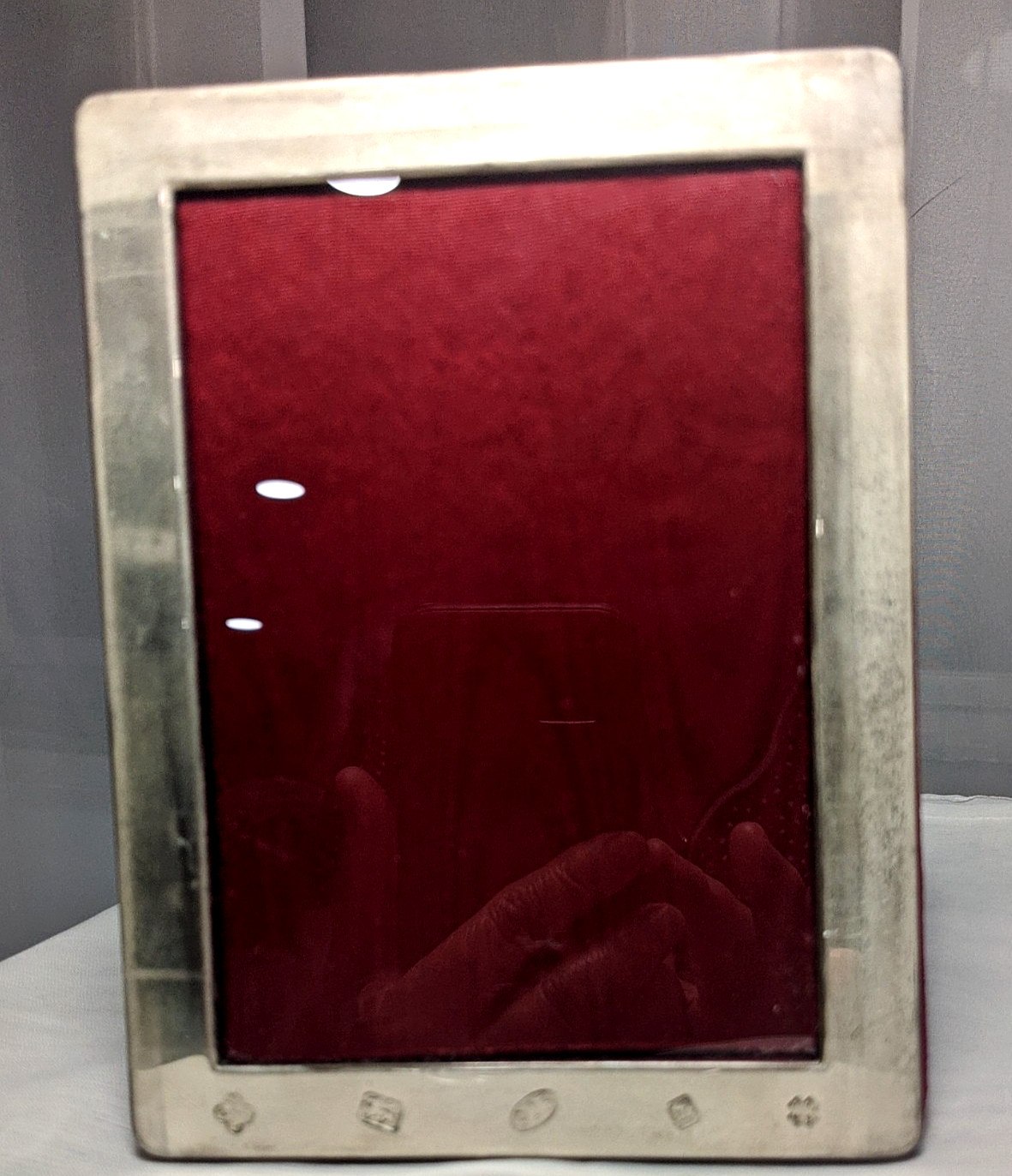 Vintage tabletop photo frame in a 925 sterling silver frame from Kitney & Co Vintage tabletop photo frame in a 925 sterling silver frame from Kitney & Co