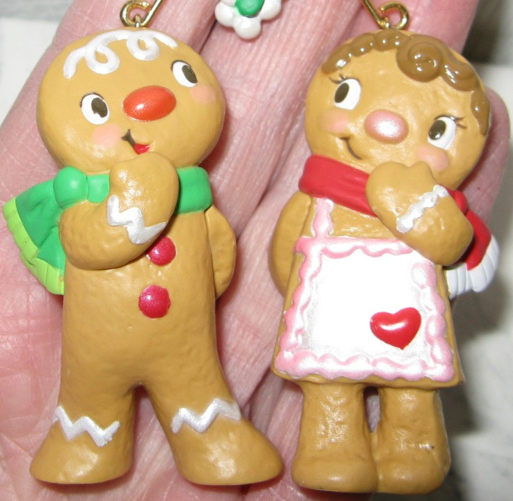 2017 Hallmark Cookie Couple Gingerbread Boy and Girl Christmas Ornament NO BOX