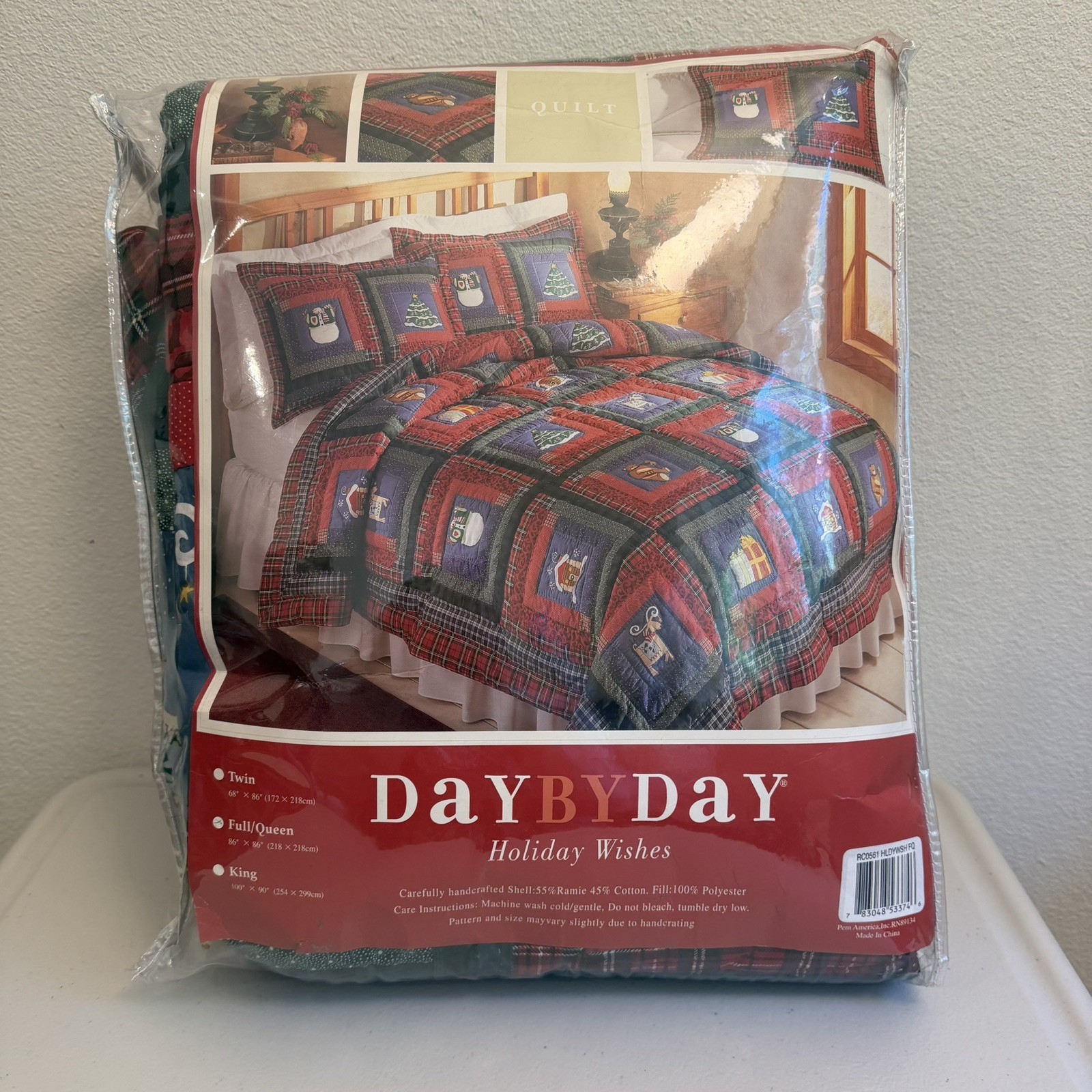 Vintage NOS Queen Size Holiday Wishes Christmas Quilt 86x86 Day By Day Cabin