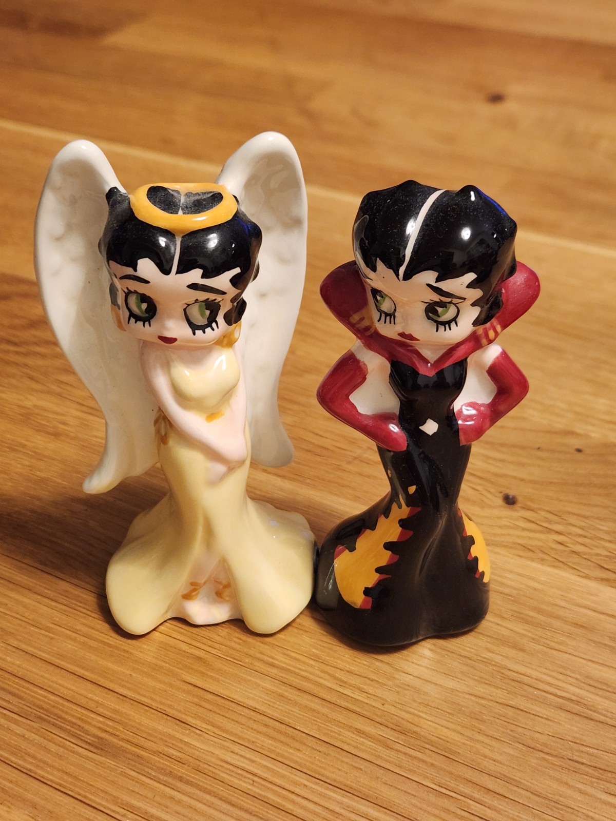 2014 Westland Giftware Betty Boop Angel & Devil Magnetic S&P Shakers *FREE SHIP*