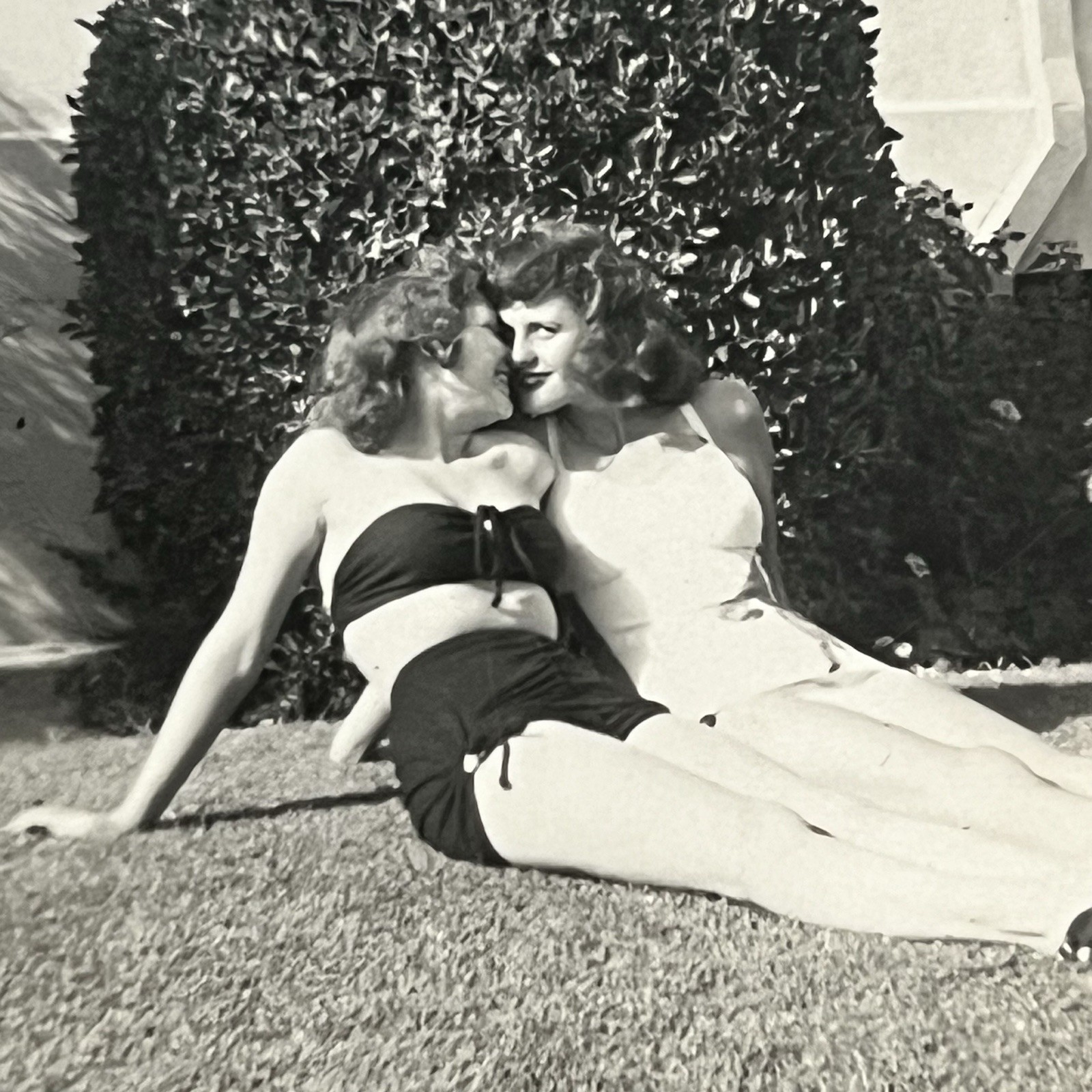 Vintage B&W Snapshot Photograph Beautiful Young Women Kissing Lesbian Sapphic