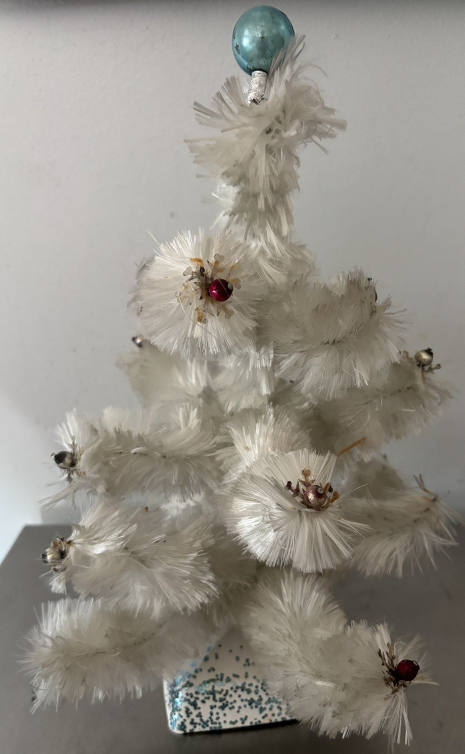 Vntg 1960s KIRK Snow Puff White Perma Floss 12