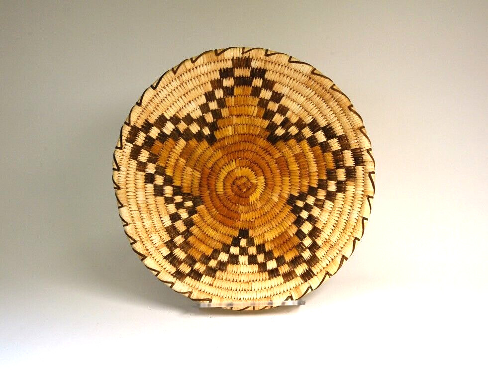 Basket Papago: Bowl Shaped Yucca and Devils Claw Mid to Late 20th century