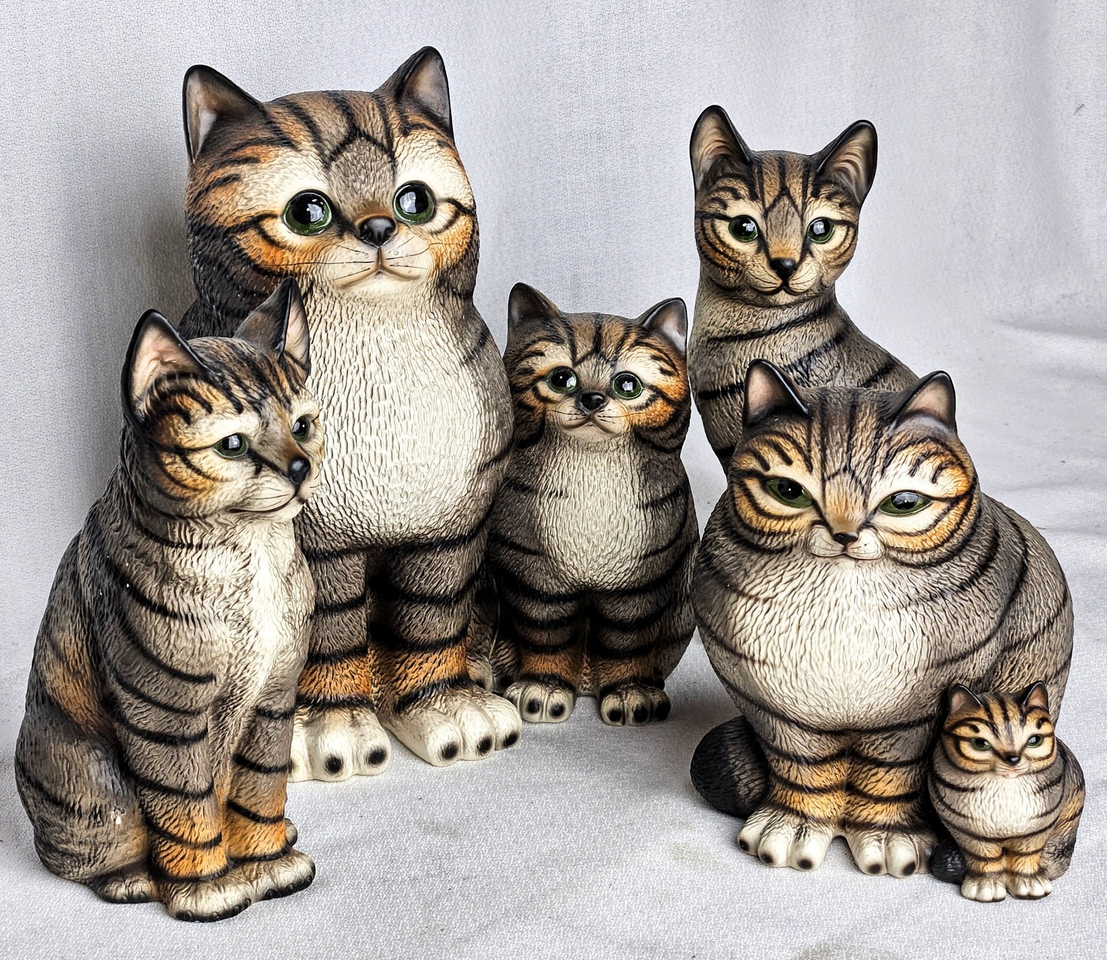 Harvey Knox Kingdom Cat Collection  1983  Lot Of 4 Figurines Total Of 6 Cats