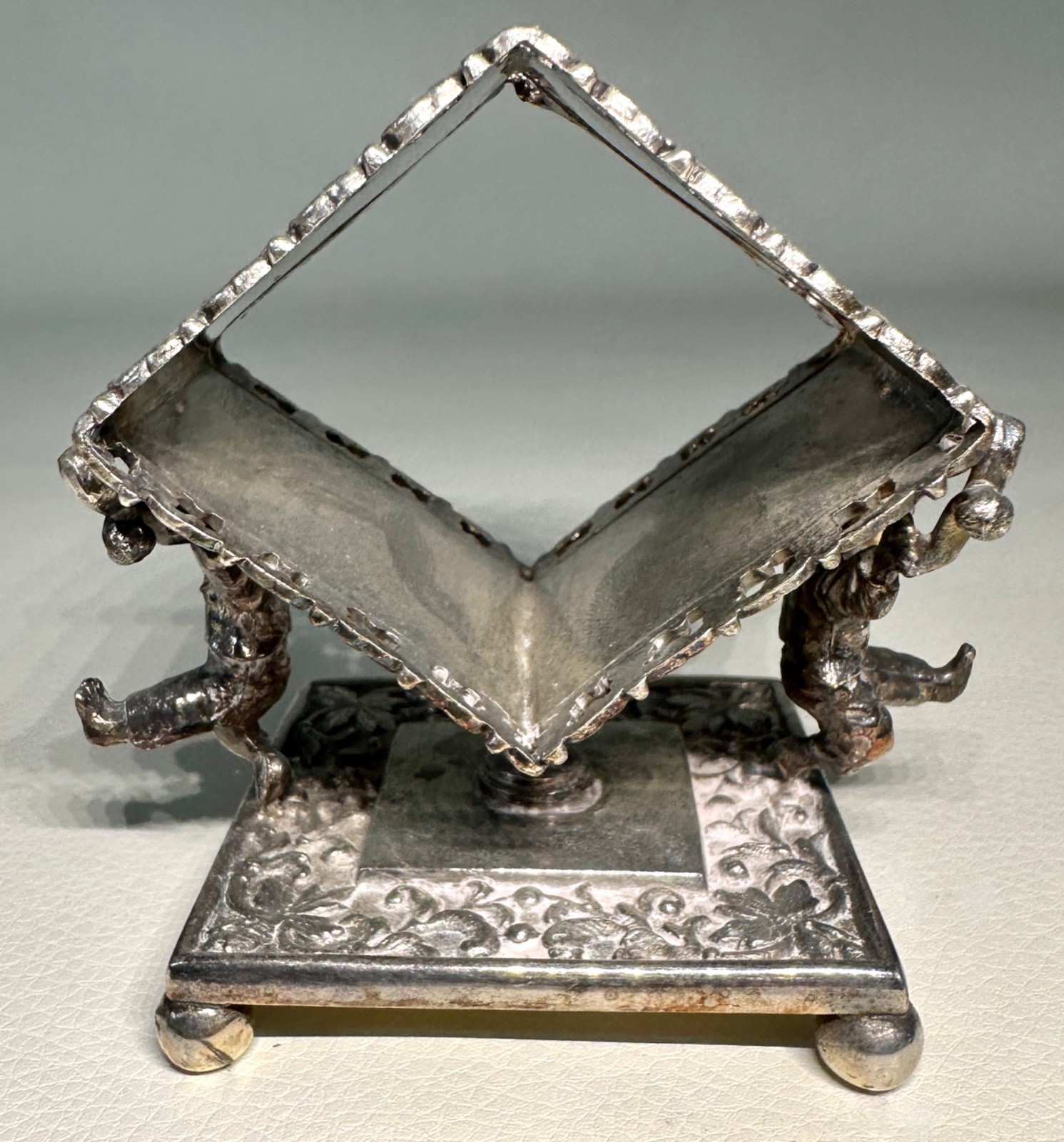 Antique Rogers Smith Meridian Co Silver Plate Figural Napkin Ring 2 Boys Playing