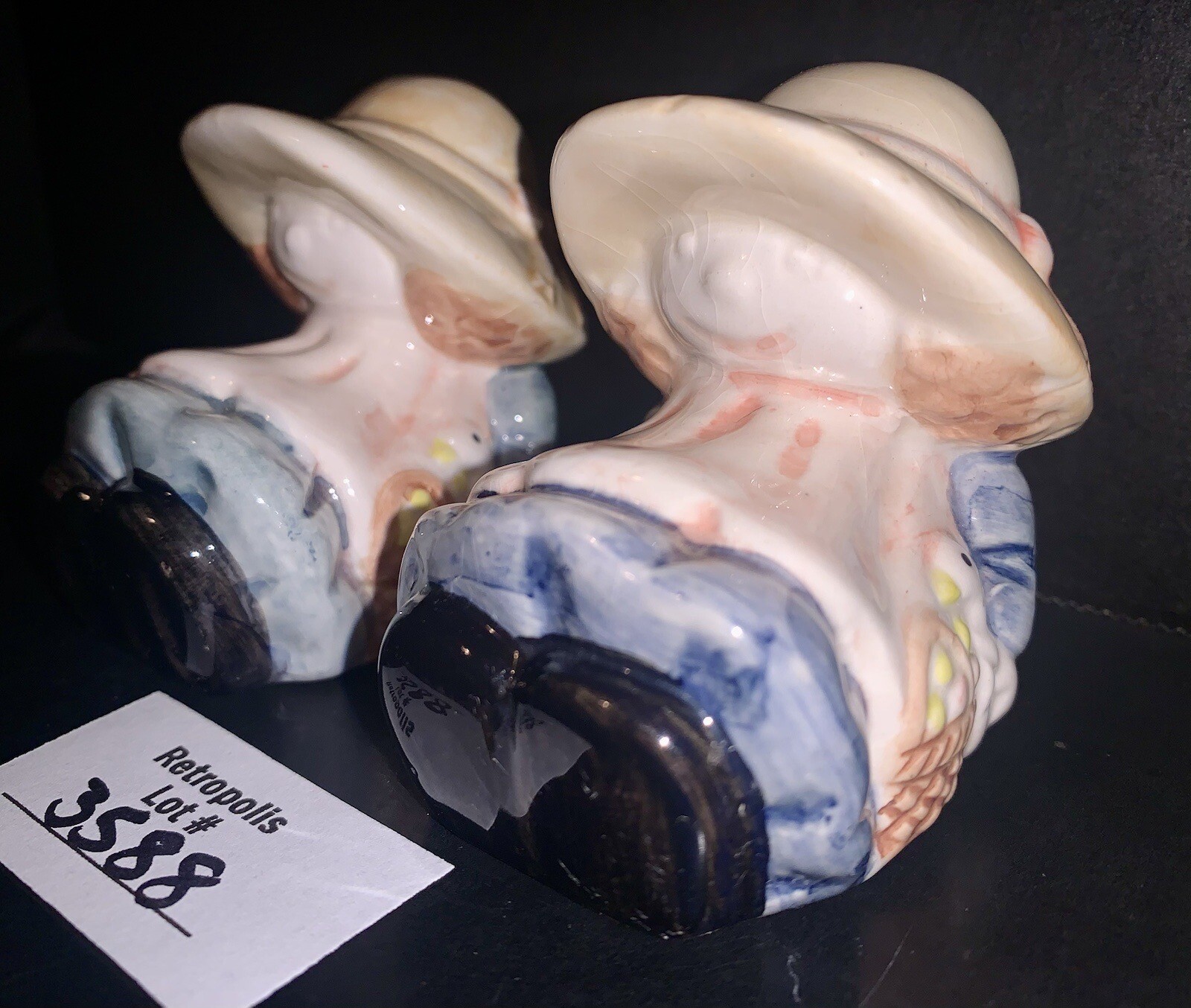 Vintage Ceramic Salt & Pepper Shakers Country Girls Bonnets Ducks