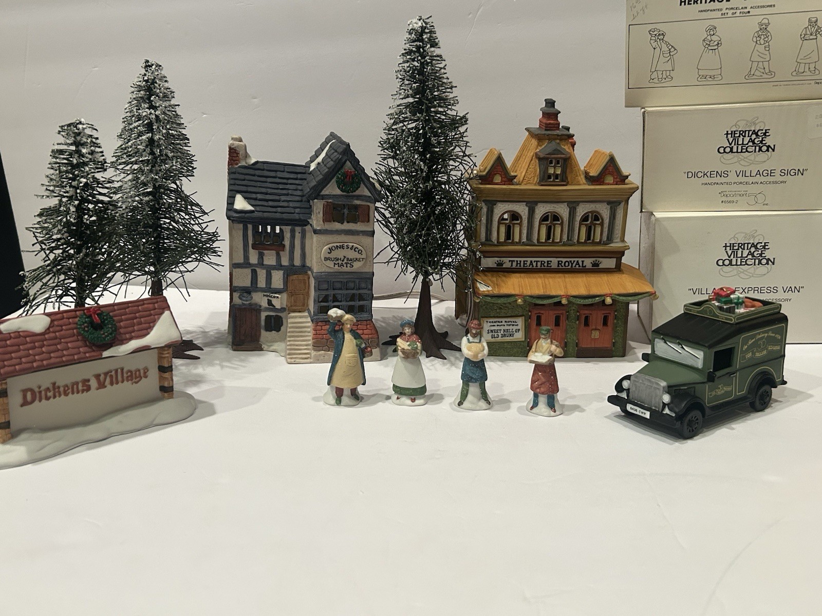 Vtg Dept 56 Dickens Village Houses And Accessories Lot•11 Pieces•Working•EUC
