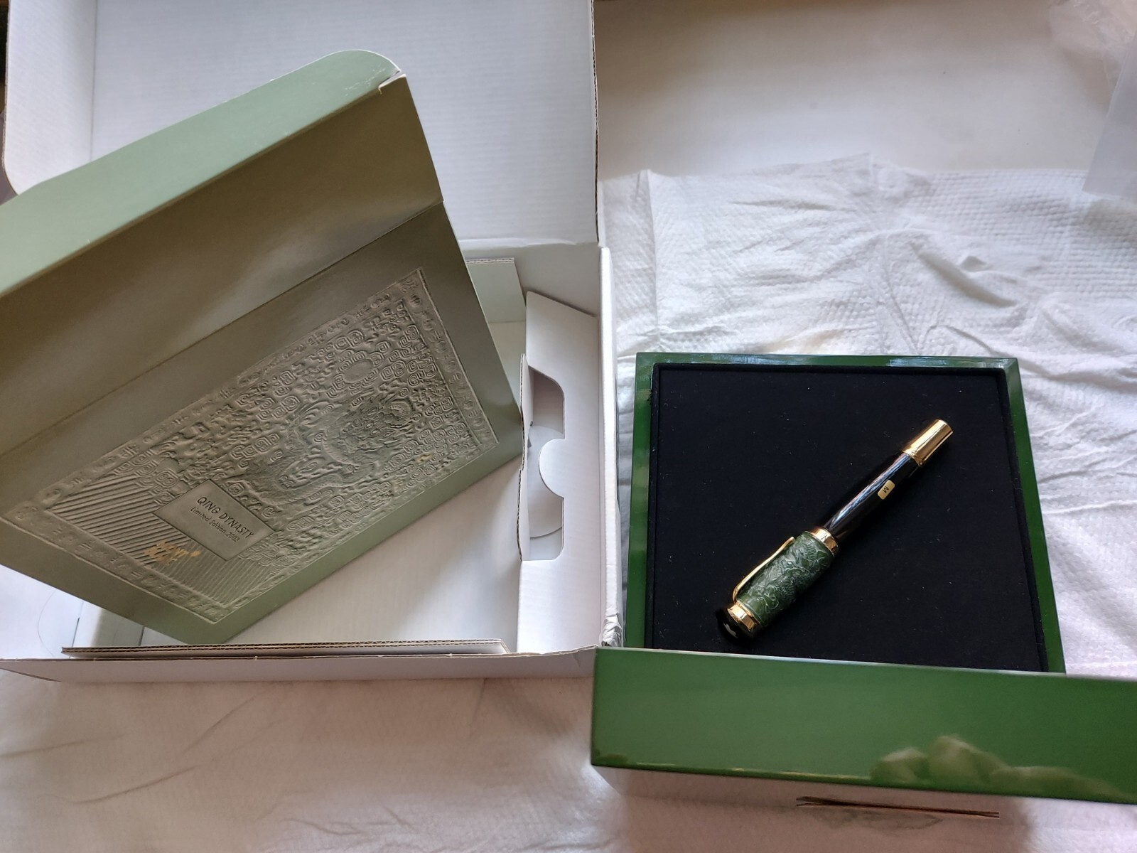 Montblanc Qing Dynasty 2002 Limited Edition Fountain Pen 18k M Nib New