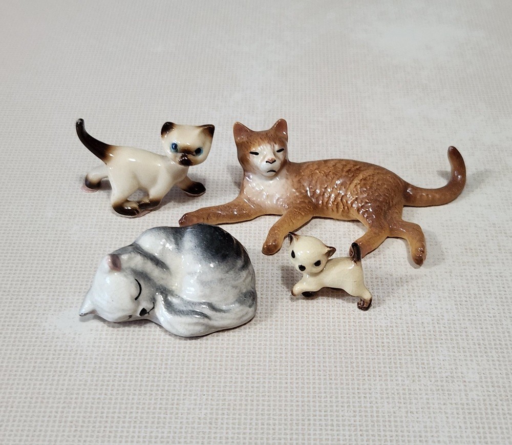 HR Hagen Renaker Lot of 4 Miniature Cat Kitten Figurines Sleeping Orange Siamese