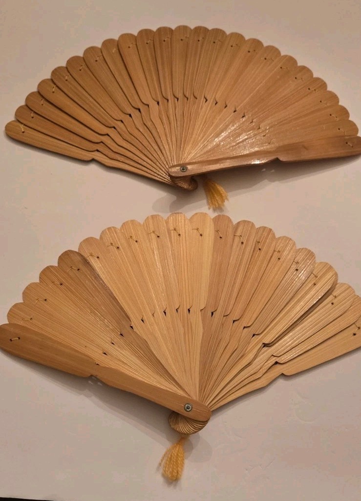 Set 2 Vtg Asian Bamboo Plain Natural Folding Fans 8.25 X 14 In 