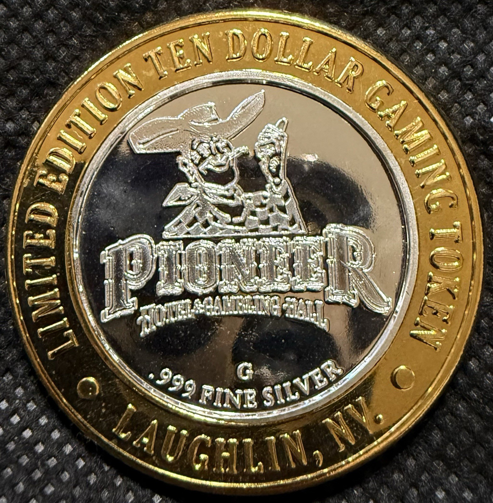 ⭐️PIONEER HOTEL& CASINO Limited Edition 999% .6 Oz Pure Silver Strke Center⭐️ ⭐️PIONEER HOTEL& CASINO Limited Edition 999% .6 Oz Pure Silver Strke Center⭐️