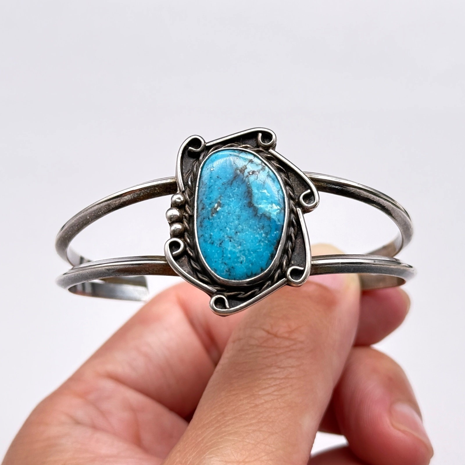 Vintage Southwestern Turquoise Silver Cuff Bracelet 6.5\