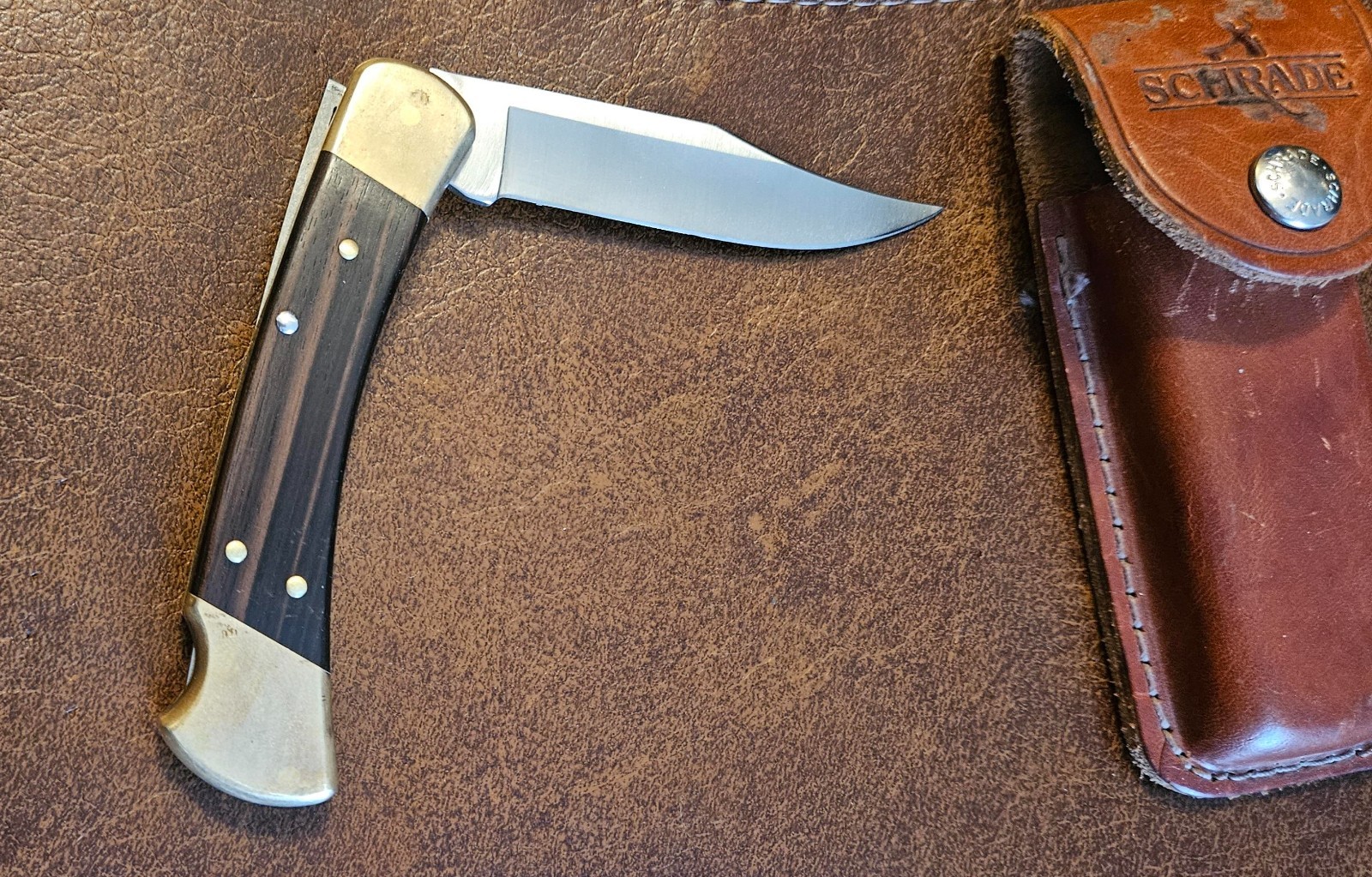 Vintage Buck 110 Folding Hunter Knife With Leather Case Vintage Buck 110 Folding Hunter Knife With Leather Case