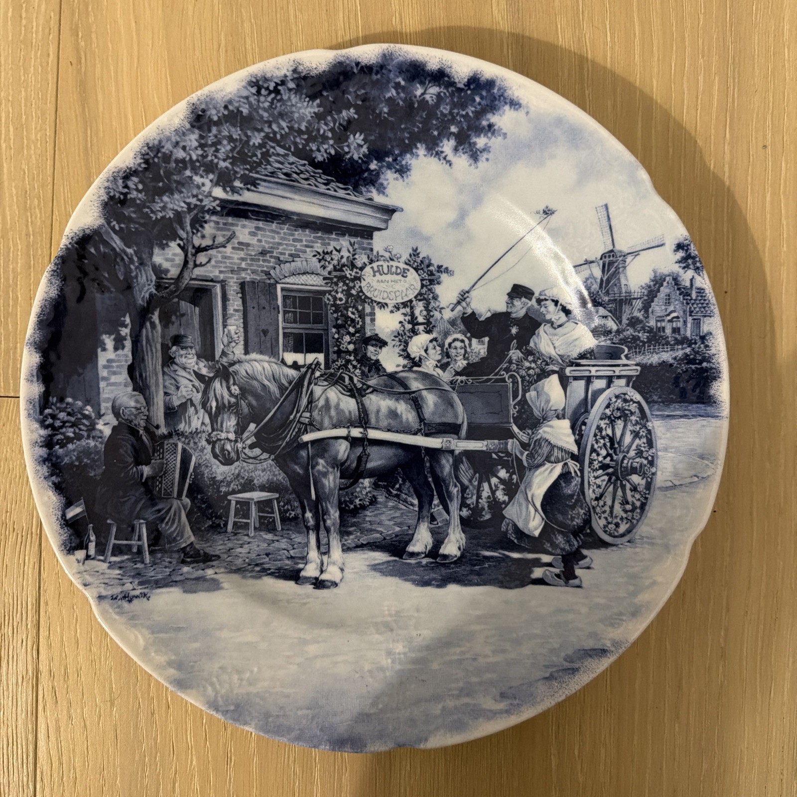 VTG Delft Blue Wall Plate Hand Decorated In Horse Drawn Carriage Design 9.5”