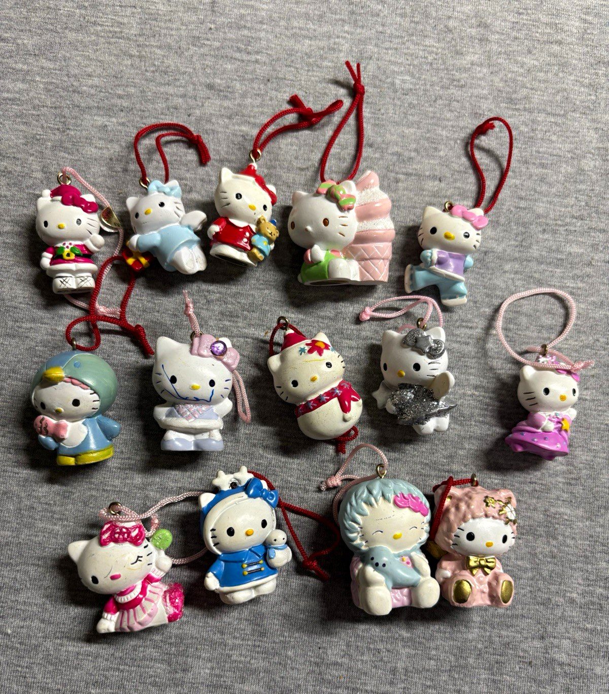Sanrio Hello Kitty Keychain Charm Set Lot Multicolor Plastic 2005 Sanrio Hello Kitty Keychain Charm Set Lot Multicolor Plastic 2005