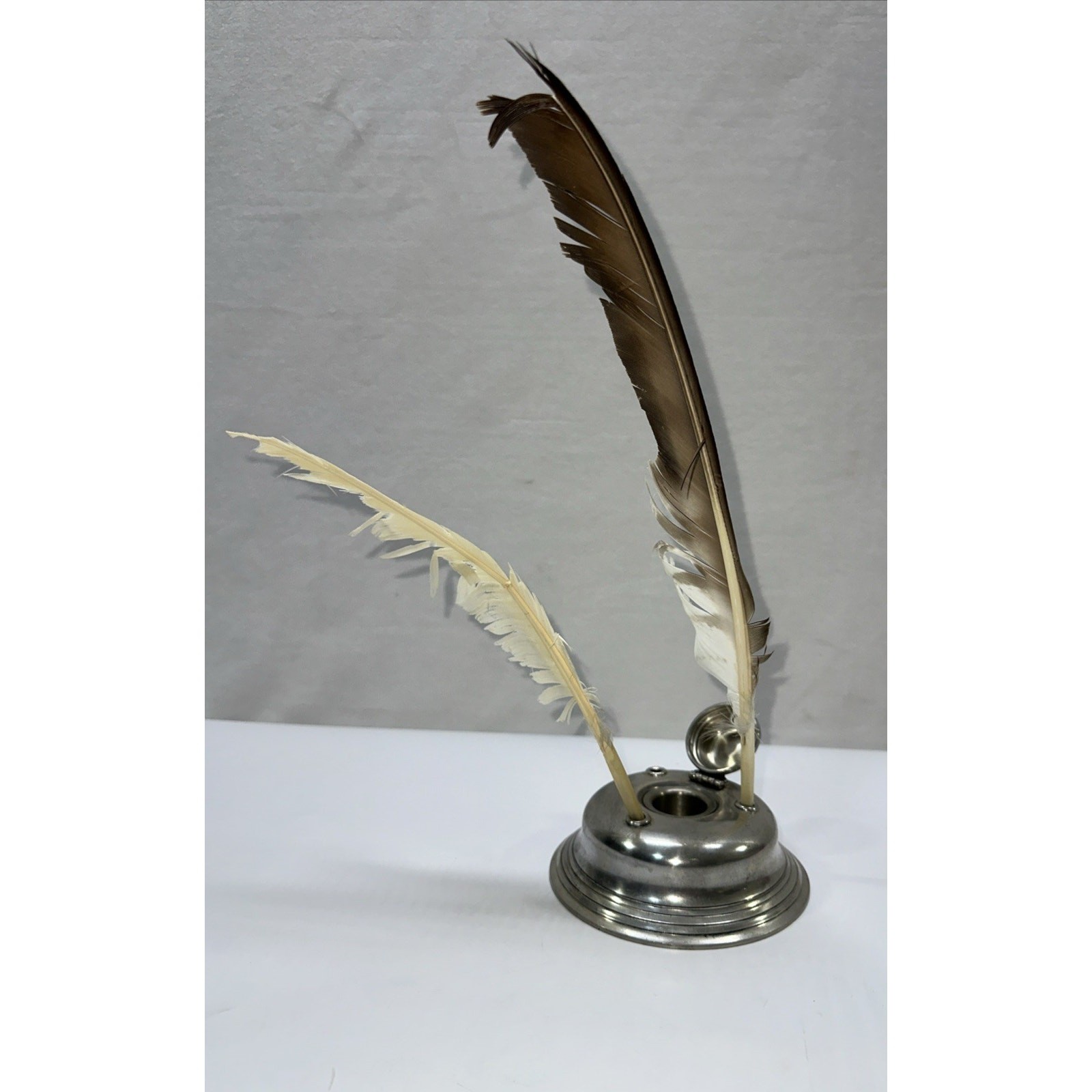 Vintage Stieff Pewter Inkwell Williamsburg With Feathers