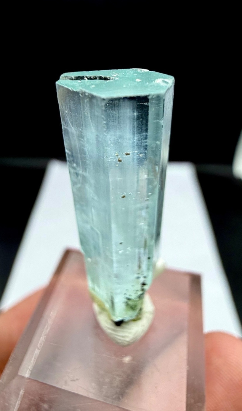 Top Quality Sky Blue Aquamarine Transparent and Terminated Crystal 15 CTS