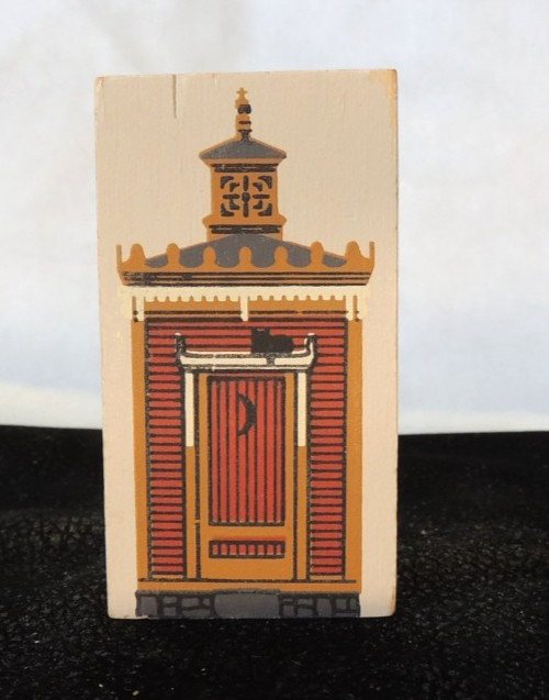 Vintage Estate The Cat\'s Meow Accessories Retired Victorian Outhouse