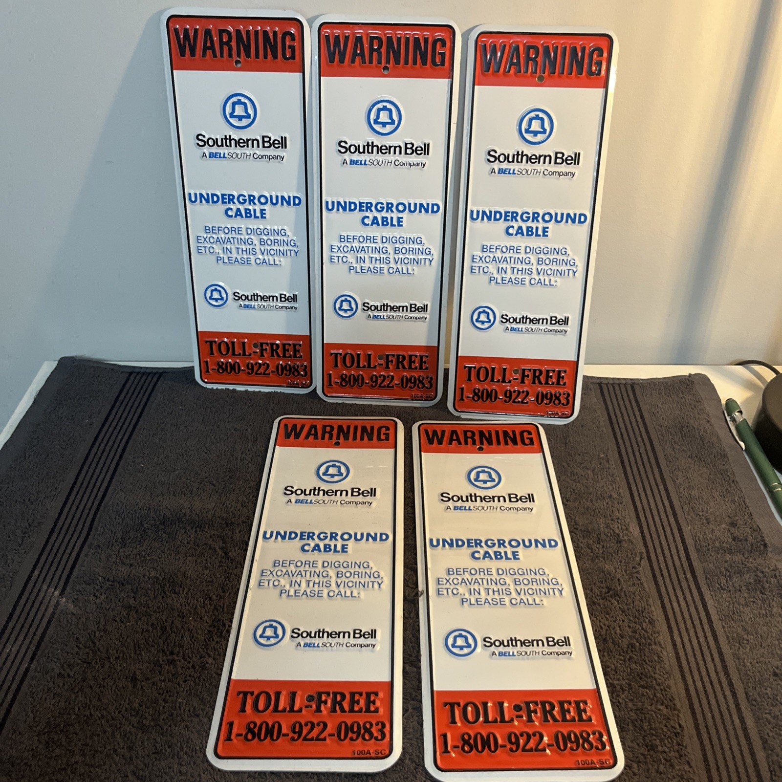 NOS Southern Bell Underground Cable Warning Signs Set Of 5 11 NOS Southern Bell Underground Cable Warning Signs Set Of 5 11