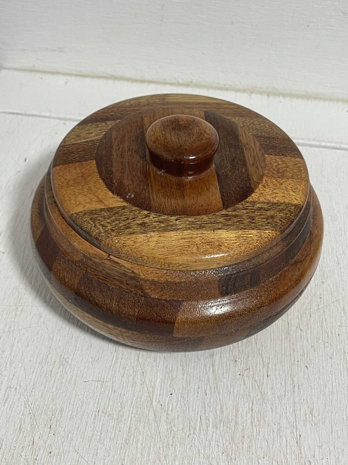 Vtg Handcrafted Segmented Inlaid Multi Wood Lidded Round Trinket Bowl 18x8cm