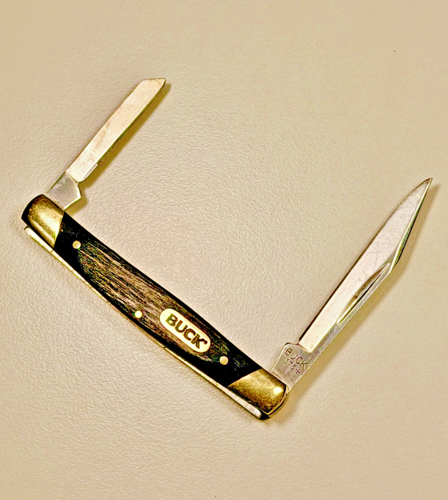 Vintage  BUCK  375  DEUCE  --  2.75\