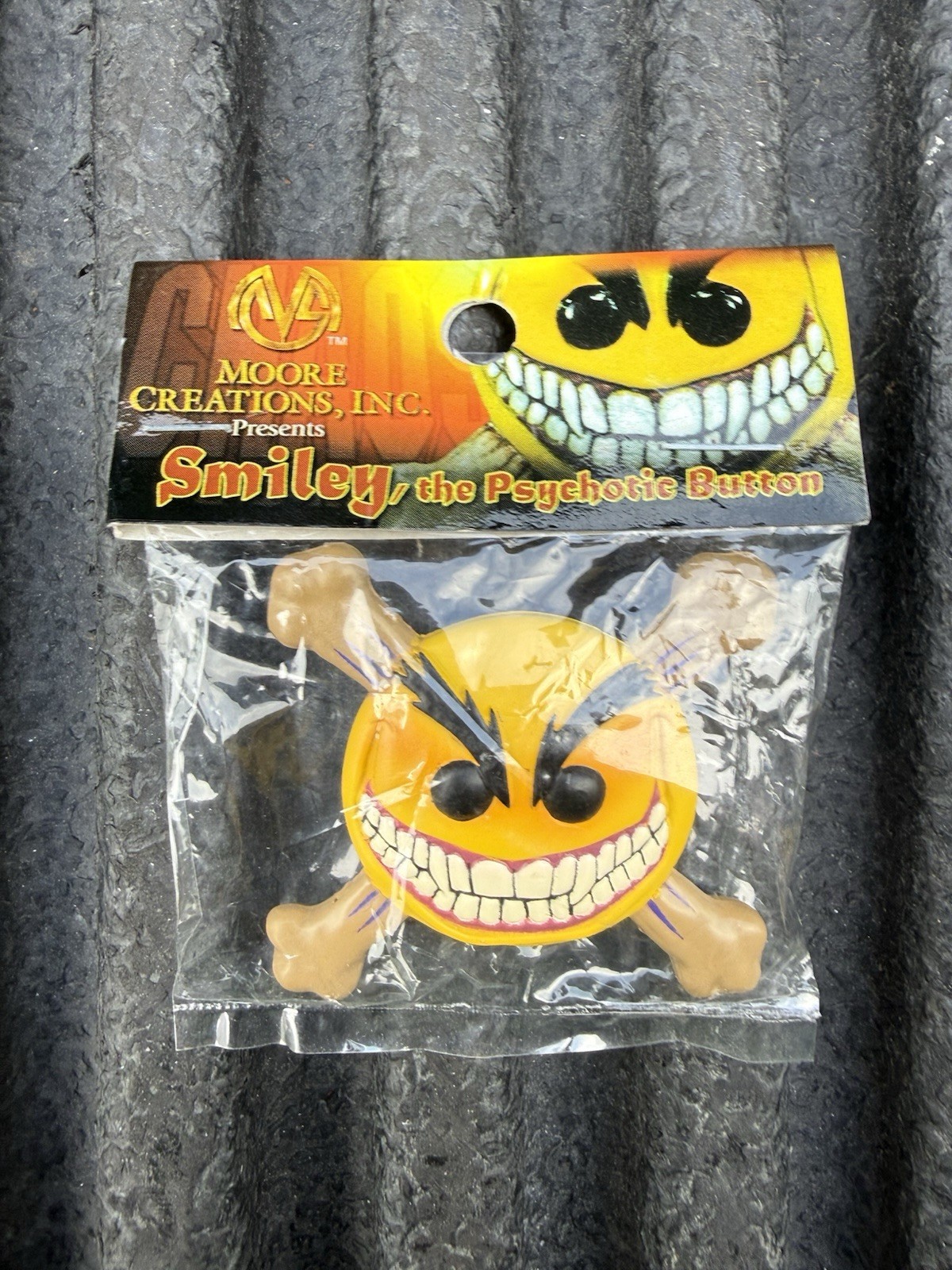 SMILEY “The Psychotic Button” 1998 Sealed Evil Ernie Lady Death Chaos Comics SMILEY “The Psychotic Button” 1998 Sealed Evil Ernie Lady Death Chaos Comics