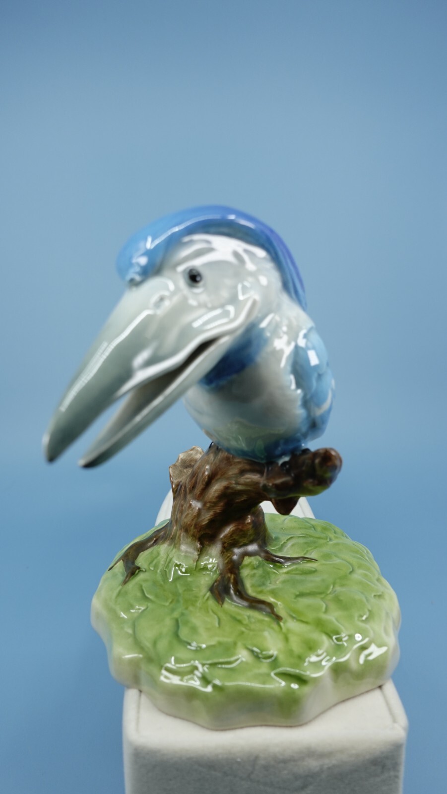 1982 Goebel Lester Lumbego Blue Bird Figurine