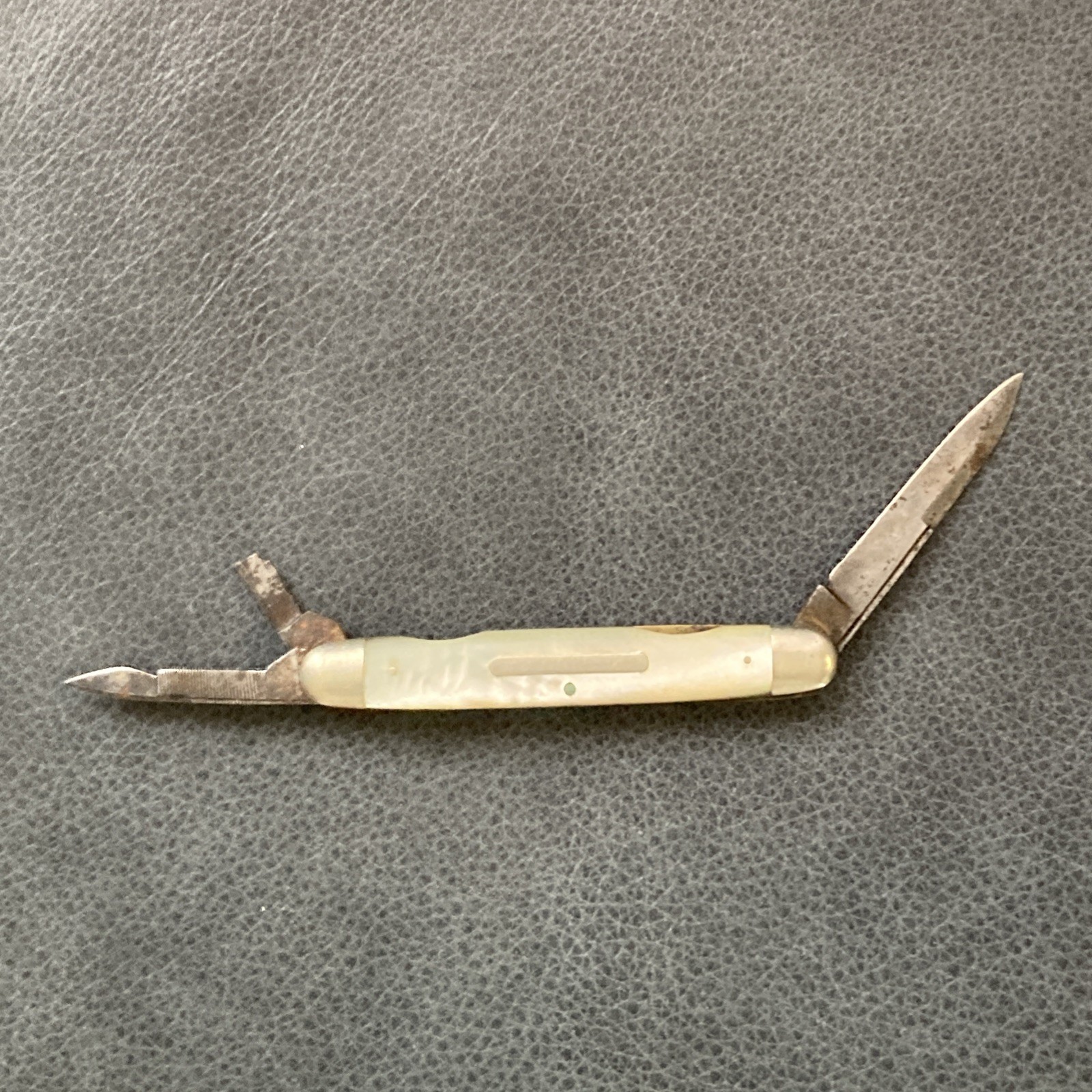 Vintage 1867-1905 Southington Cutlery Co. 3-Blade Pocket Knife Made in CT, USA