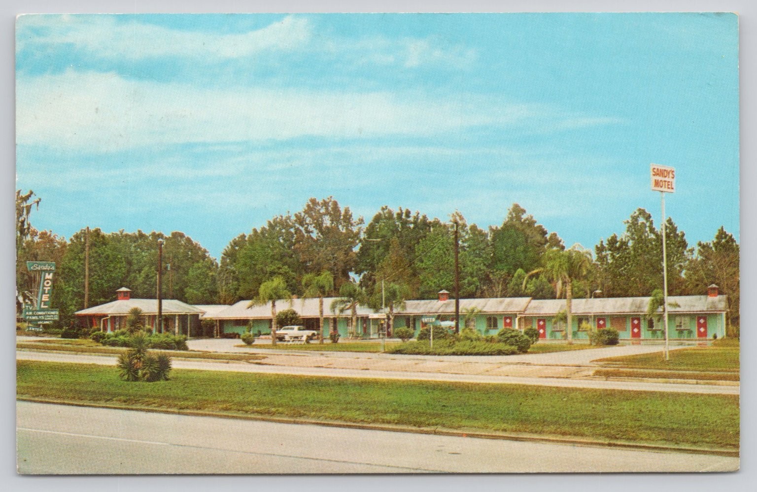 Sandy\'s Motel Belleview FL Postcard 1968 Chrome Roadside Architecture Sandy\'s Motel Belleview FL Postcard 1968 Chrome Roadside Architecture
