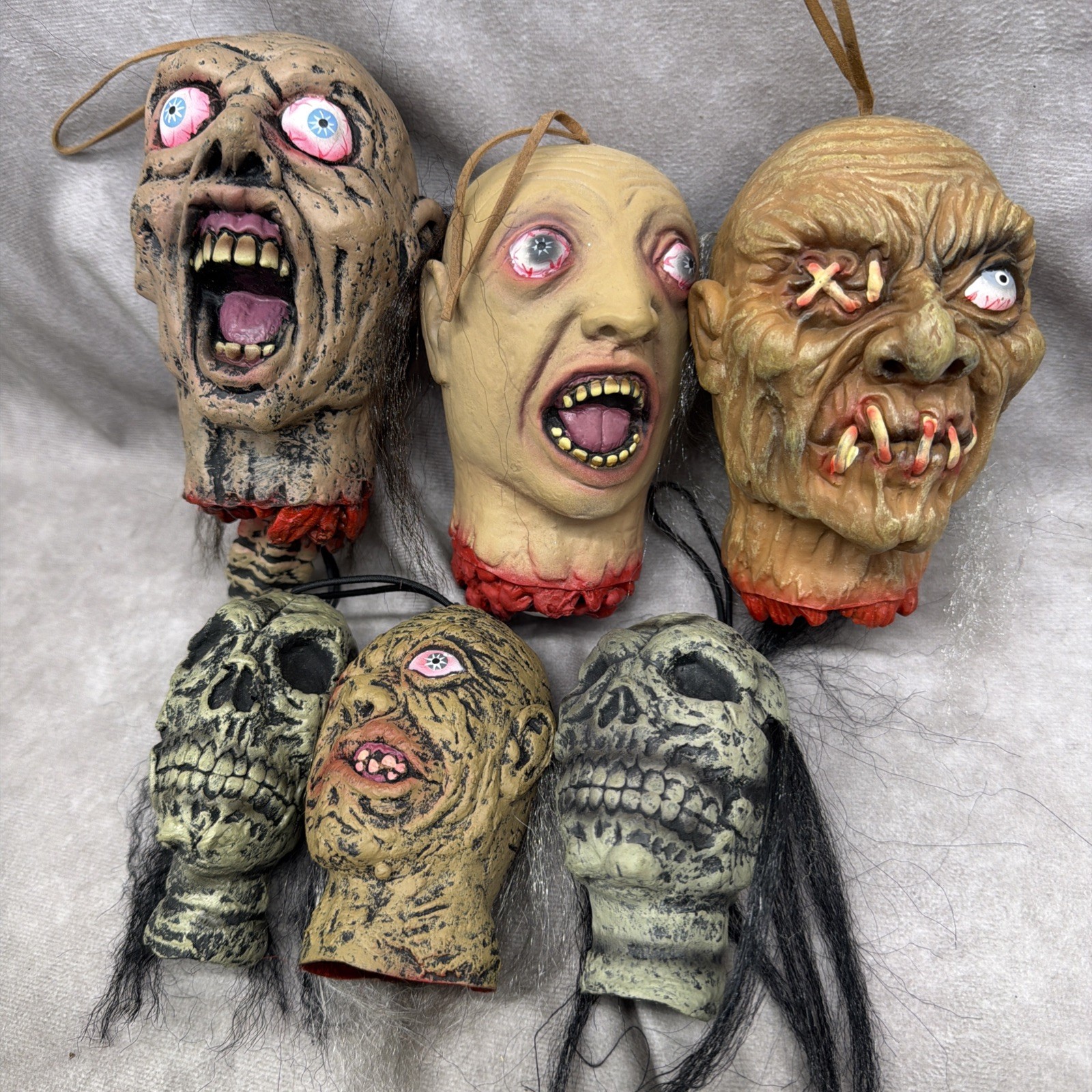 Vintage Seasons Nightview Hanging Severed Zombie Heads Halloween Prop Decor Lot