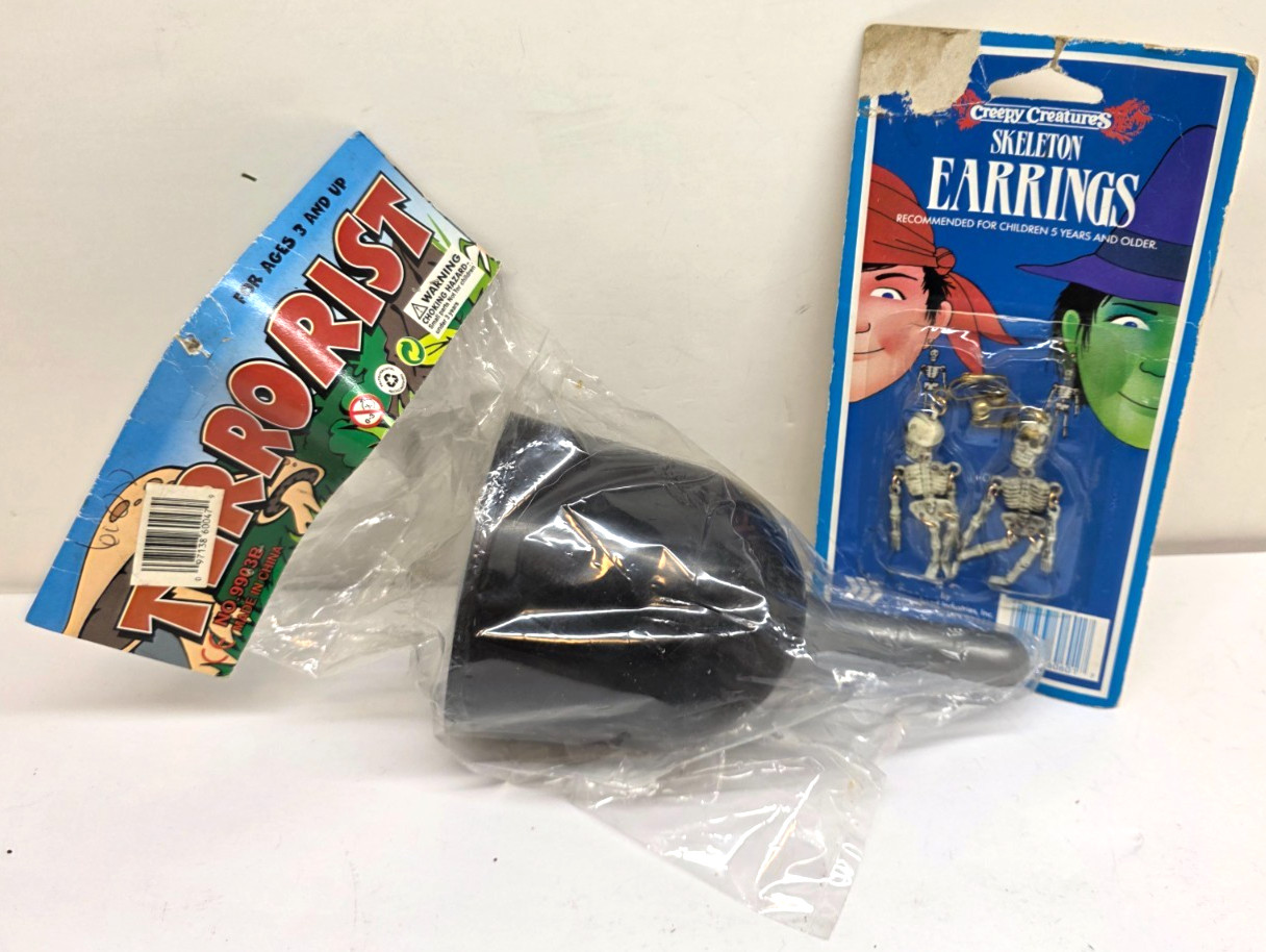 VTG 1987 Spearhead Halloween Costume Skeleton Earrings, Pirate Captains Hook