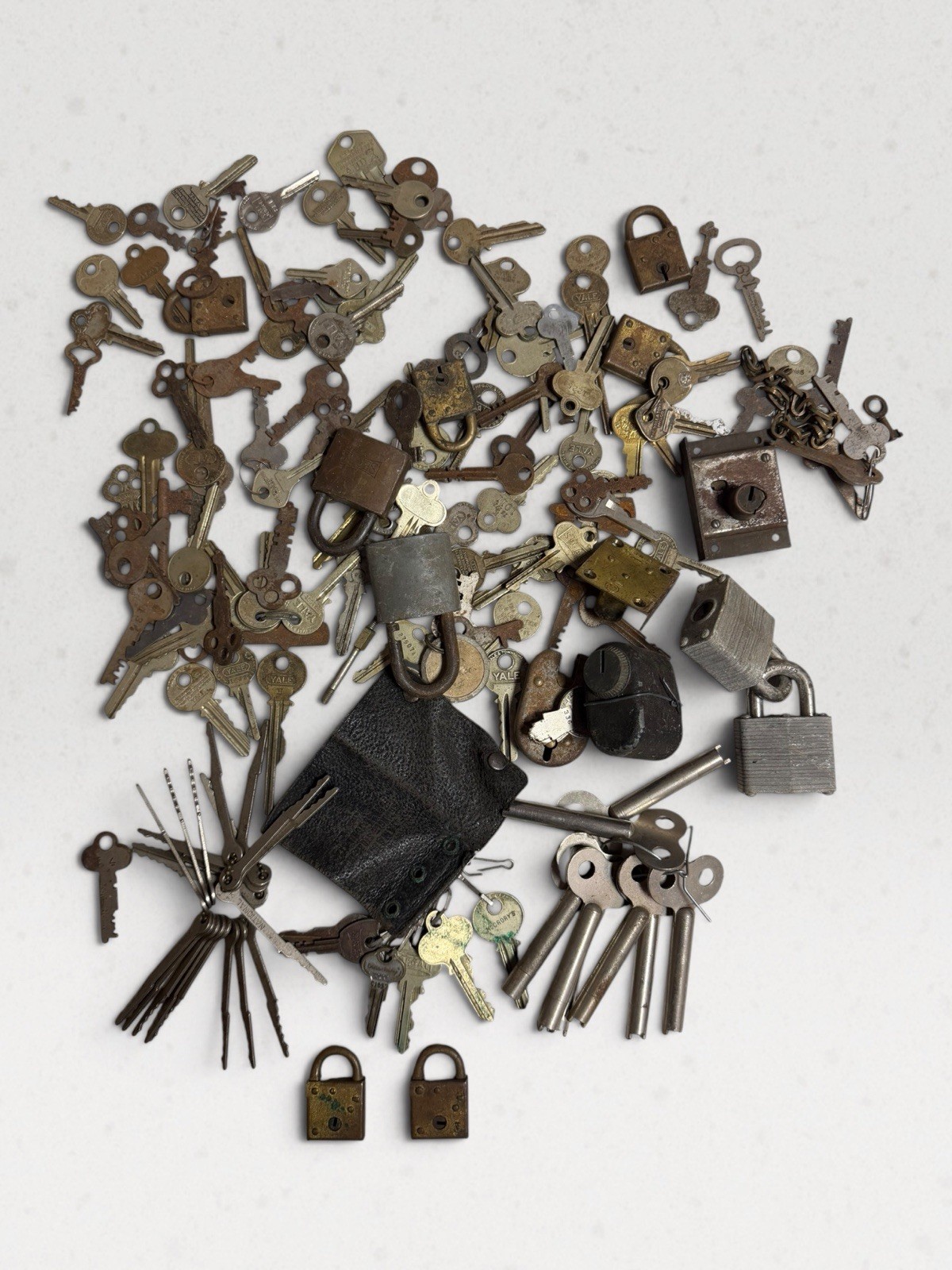 Huge Vintage Antique Key & Padlock Lot Yale Segal Skeleton Barrel Cabinet Locks