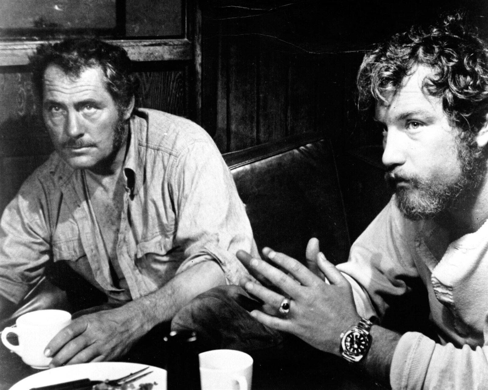 Jaws Robert Shaw 7 Richard Dreyfus at dining table in Orca 16x20 inch poster Jaws Robert Shaw 7 Richard Dreyfus at dining table in Orca 16x20 inch poster