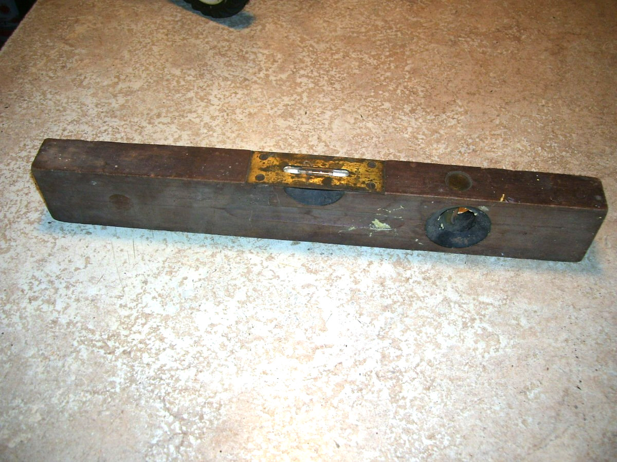 Antique Stanley No. 104 Wood Brass Carpenter Level