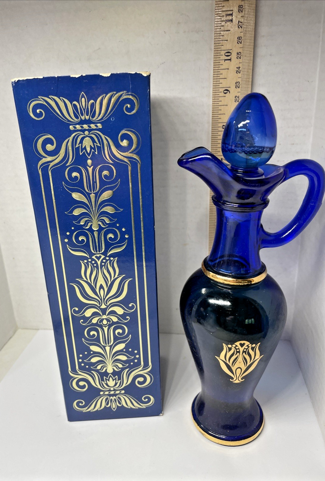 Vitg AVON Nile Blue Bath Urn Skin-So-Soft Bath Oil  w/ Original Box 6 oz. 1972