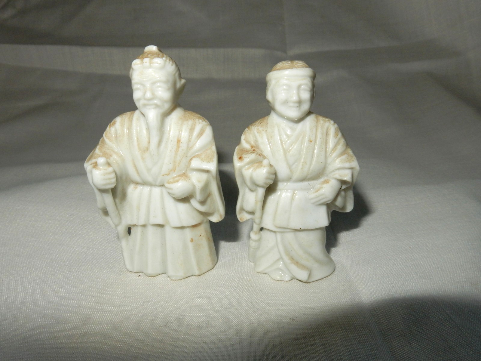 VTG. Miniature White Porcelain Wise Men Figurines Set of 2 Tiny Statues 2 1/2\