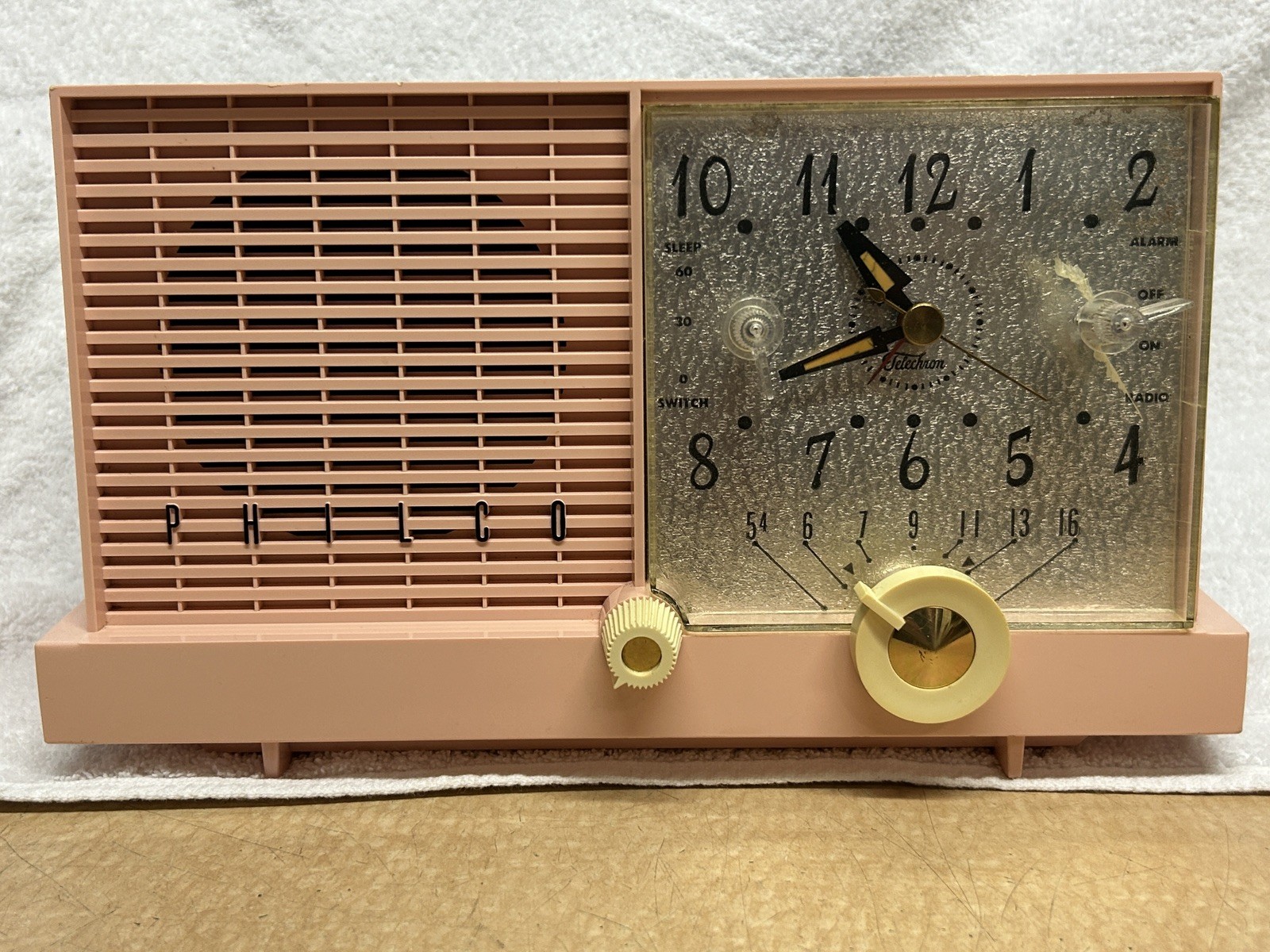 Vintage 1950s Philco Model F-752 AM “PINK” Clock Radio - Working