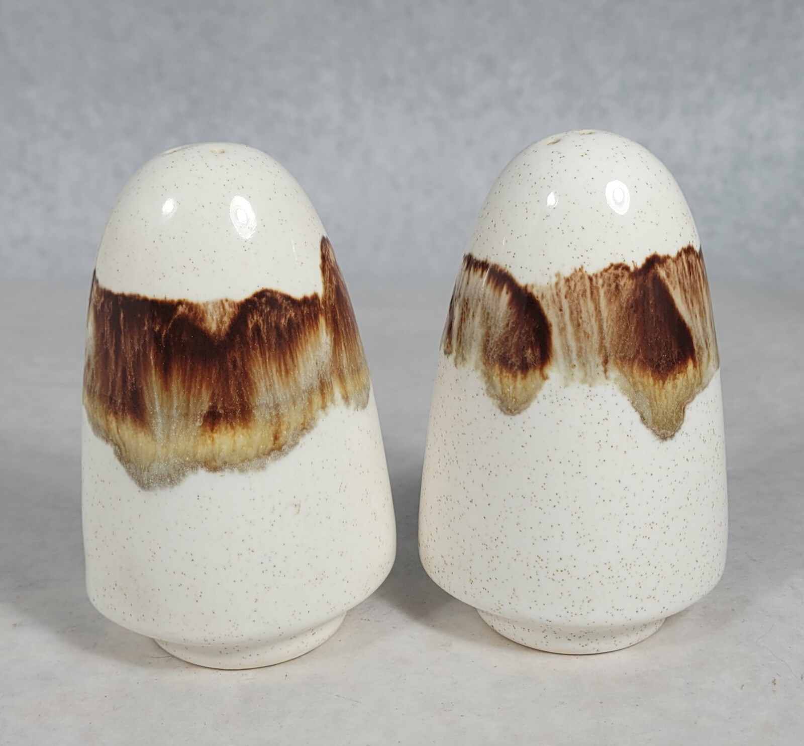 Vintage Pfaltzgraff Stoneware Drip Glaze Design Salt & Pepper Shakers