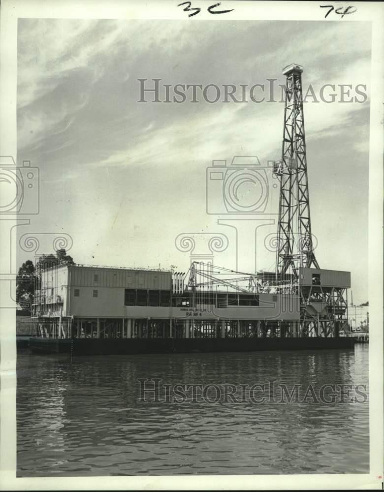1971 Press Photo Submersible inland barge in Iberia Parish, Louisiana
