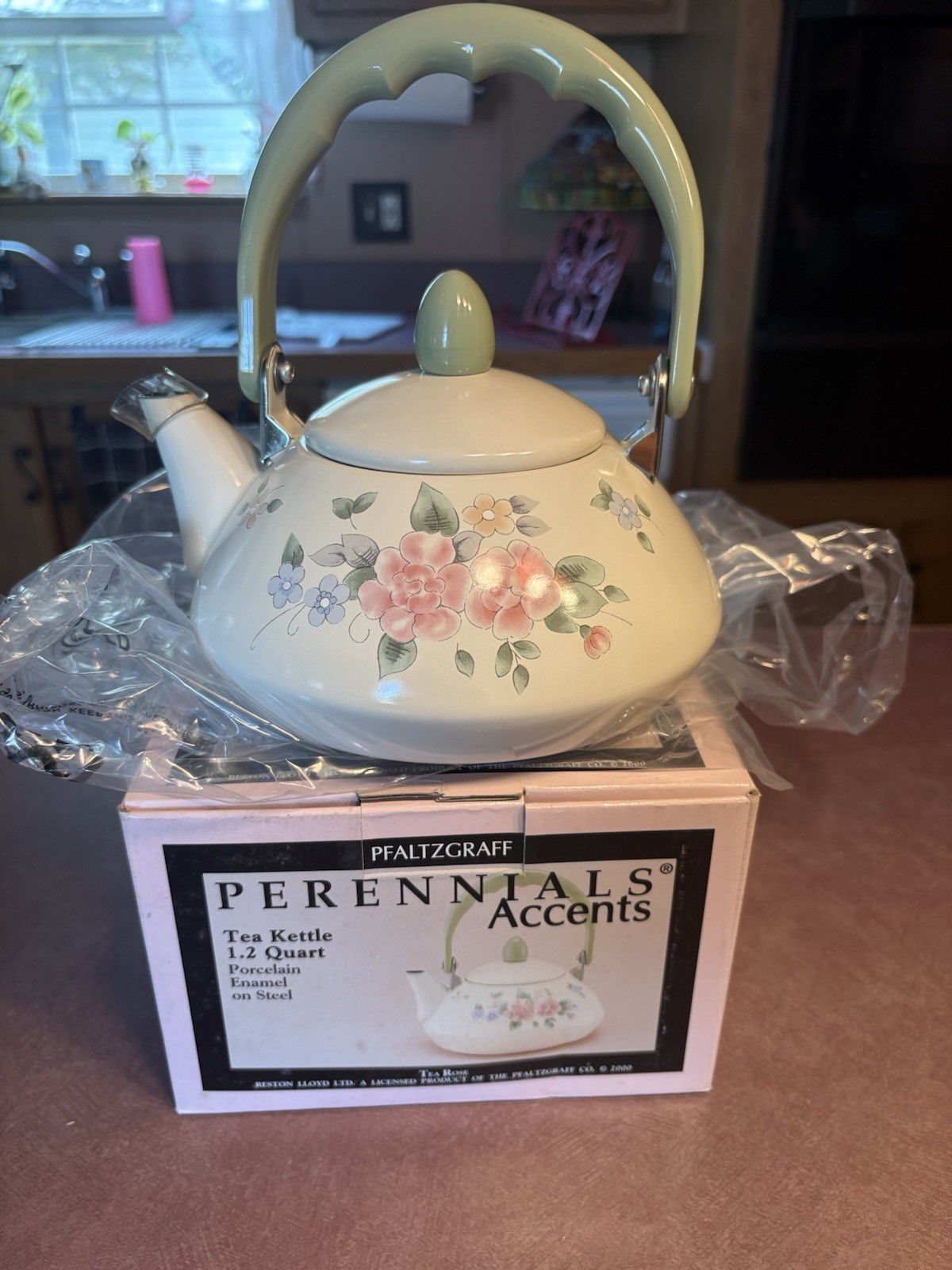 NIB 2000 Pfaltzgraff Tea Rose 1.2Qt Porcelain Steel Kettle 