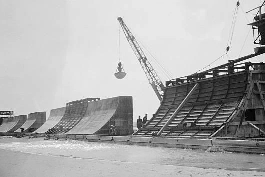 Galveston Texas Seawall being extended at Galveston Texas 1920  PHOTO 