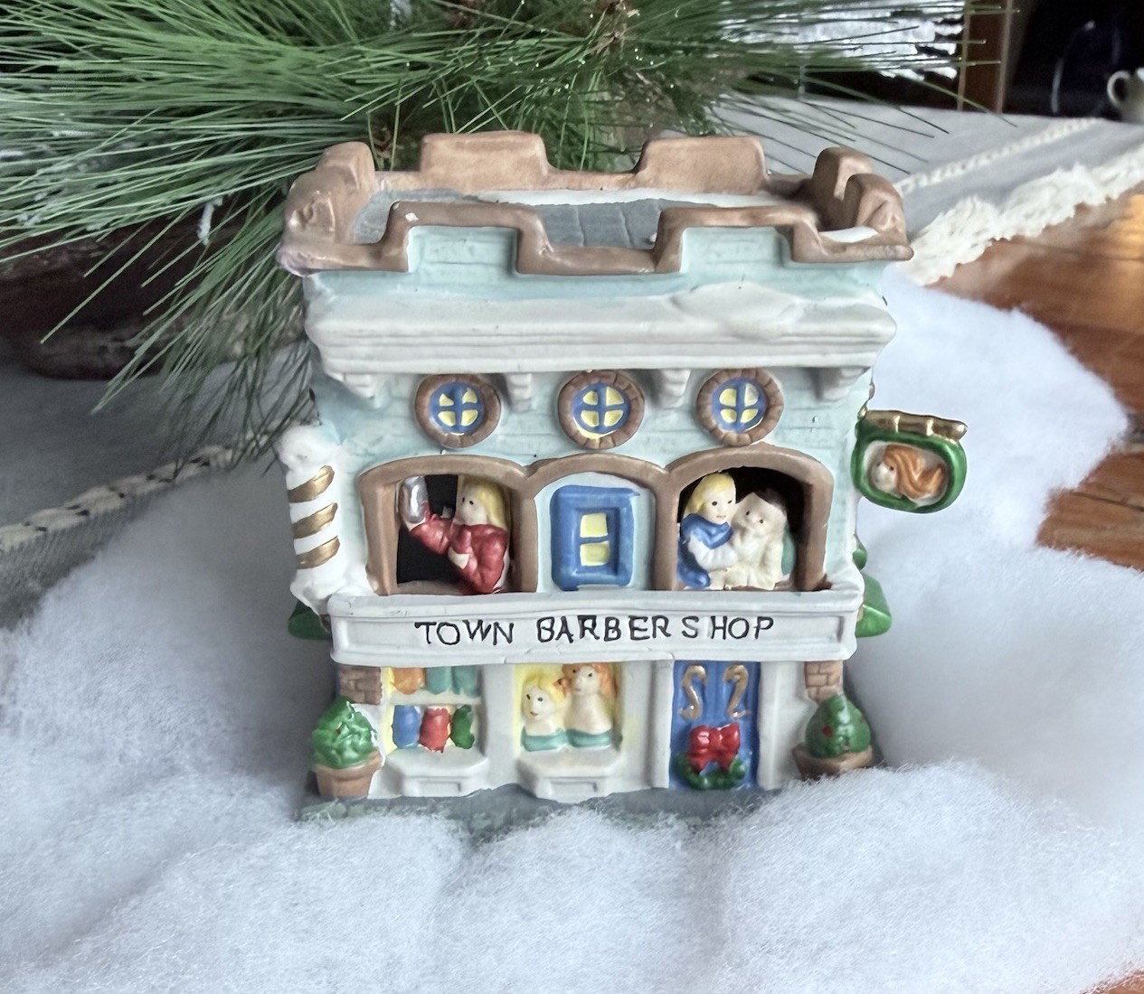 VTG Town Barber Shop Christmas Village Ceramic Home Town America Collection 94