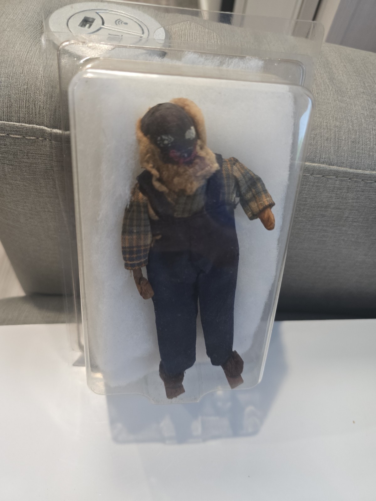 Vintage Americana Folk Art Doll Approximately 5  1/4 Tall