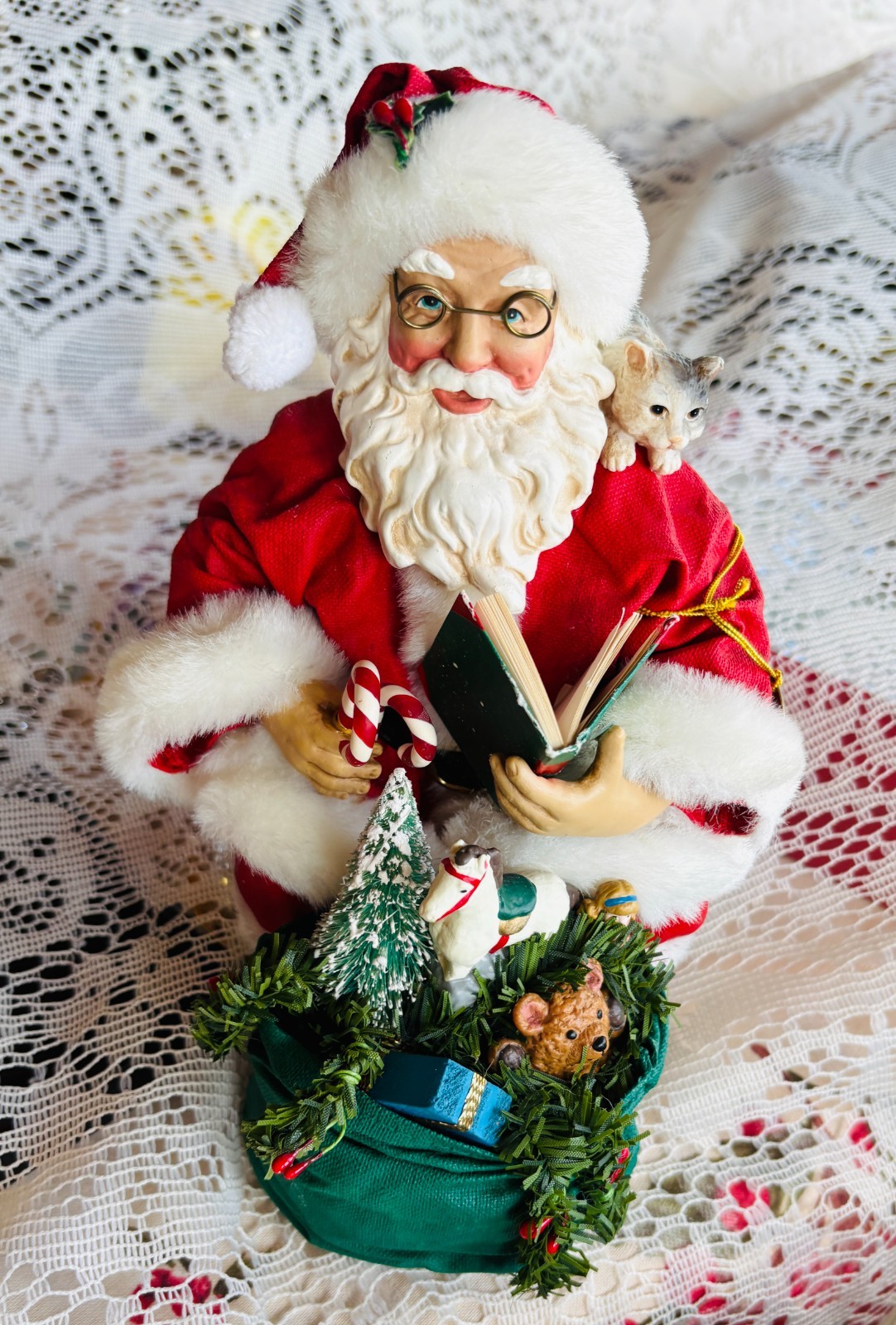 Vintage New Clothtique by Possible Dreams Santa Figurine 1998 Vintage New Clothtique by Possible Dreams Santa Figurine 1998