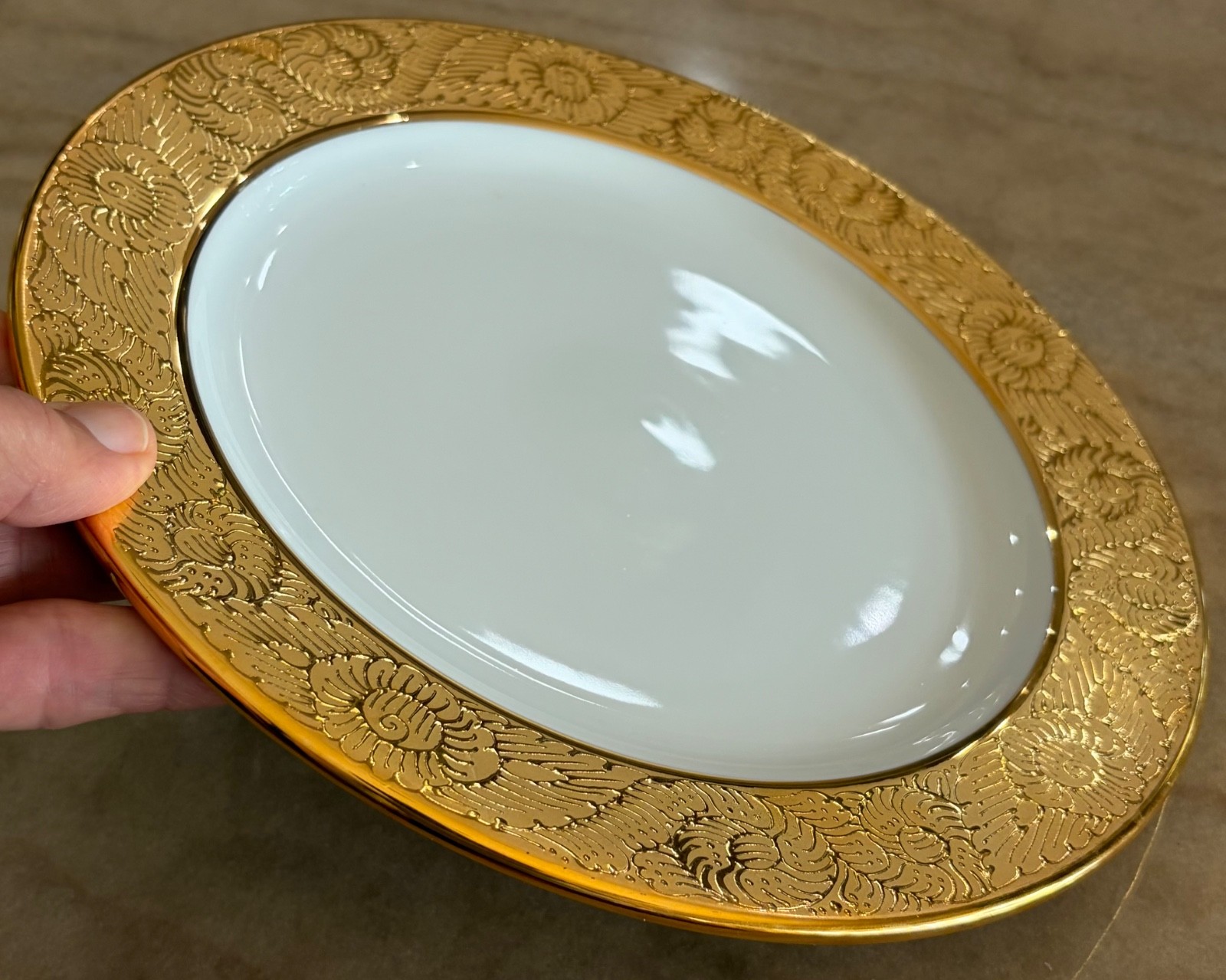 Vtg Benjarong Style Gold Encrusted White Porcelain Hand Painted Thai Plate 9.25\