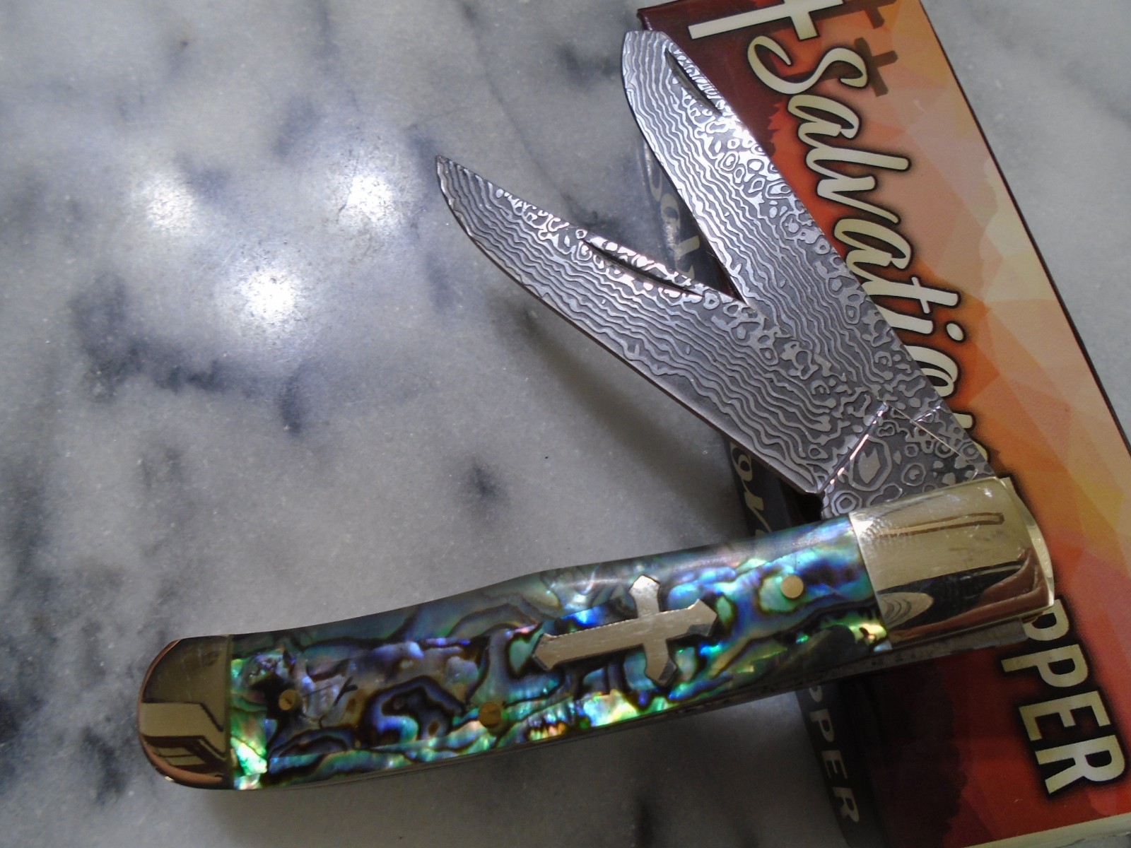 Salvation Christian Abalone 2 Blade Trapper Pocket Knife Damascus Etch 6732 New Salvation Christian Abalone 2 Blade Trapper Pocket Knife Damascus Etch 6732 New